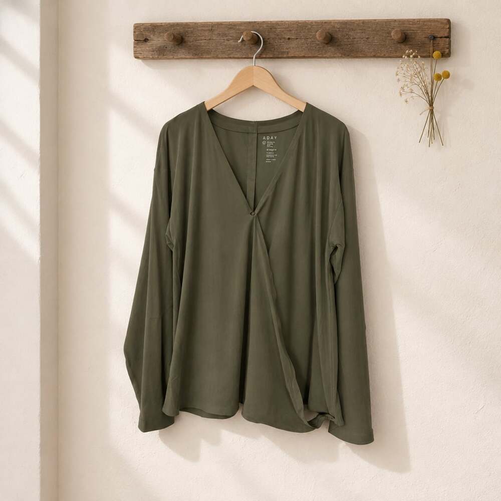 ADAY That's A Wrap Top Size M Green Long Sleeve V-Neck Blouse